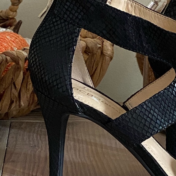 BCBGeneration Black Snakeskin Heels 👠 - Picture 8 of 15